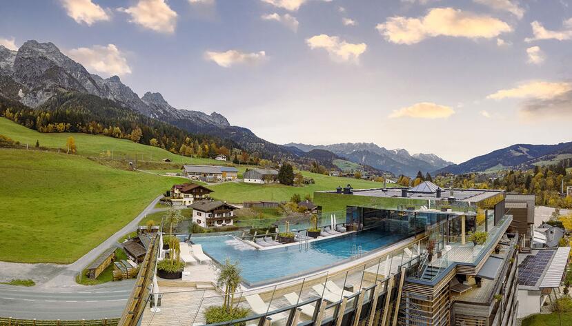 new infinity pool in Leogang