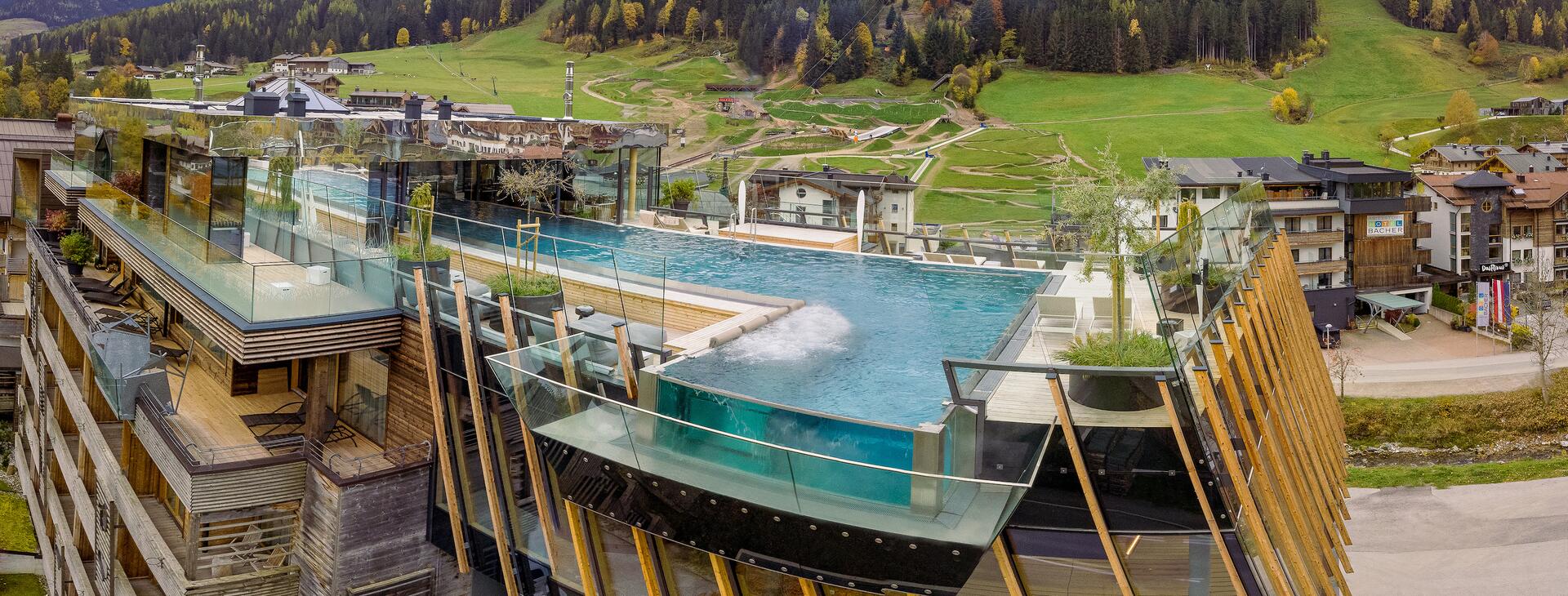 hotel Salzburger Hof infinity pool