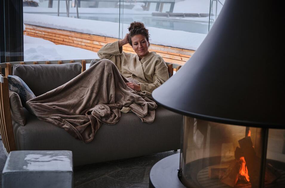 entspannen am Kamin im Urlaub