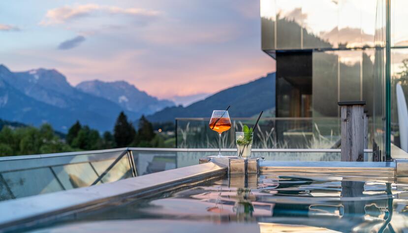 Infinity outdoor pool