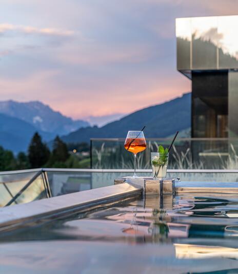 Infinity outdoor pool