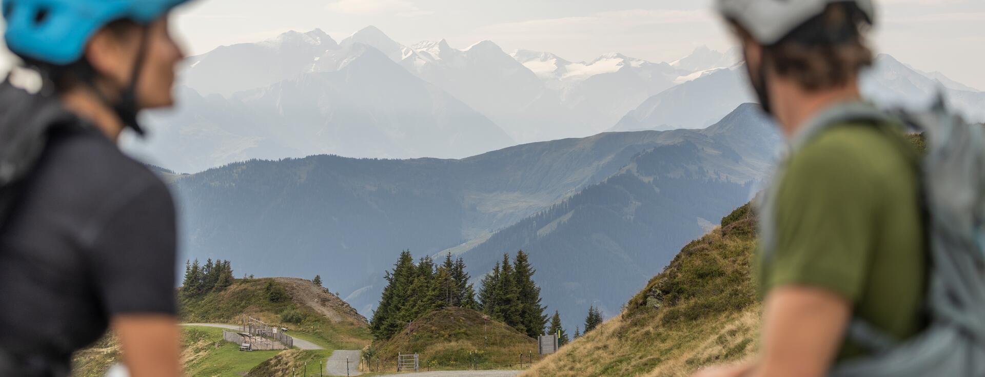 Unter dem freien Himmel ist viel Platz für Action.