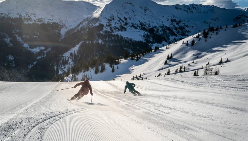 Skiers in Skicircus
