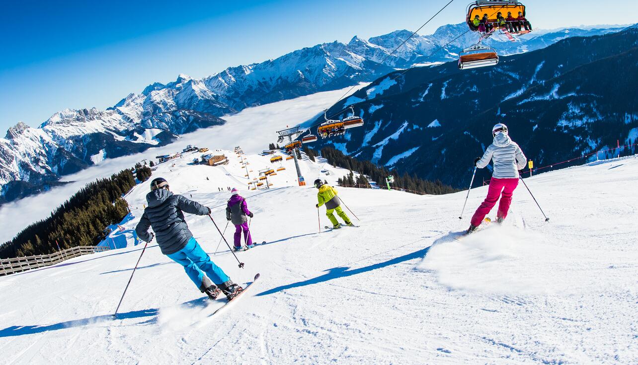 family skiing in the Leogang ski area