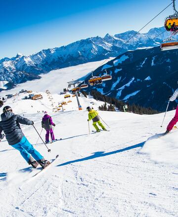 Familien Skifahren im Skigebiet Leogang