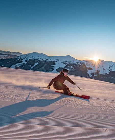 sunrise skiing Leogang