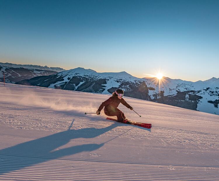 sunrise skiing Leogang