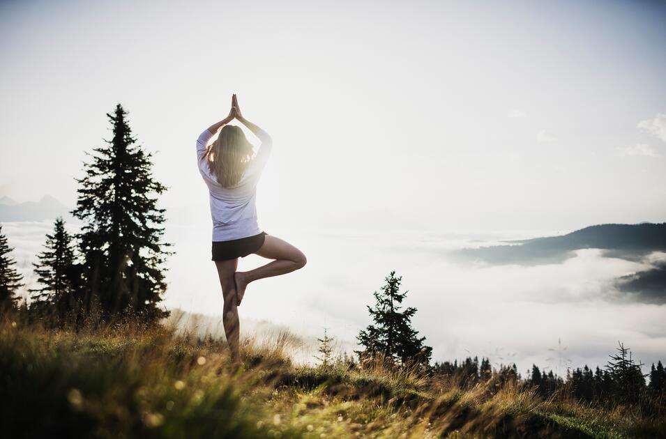 Yoga in den Bergen